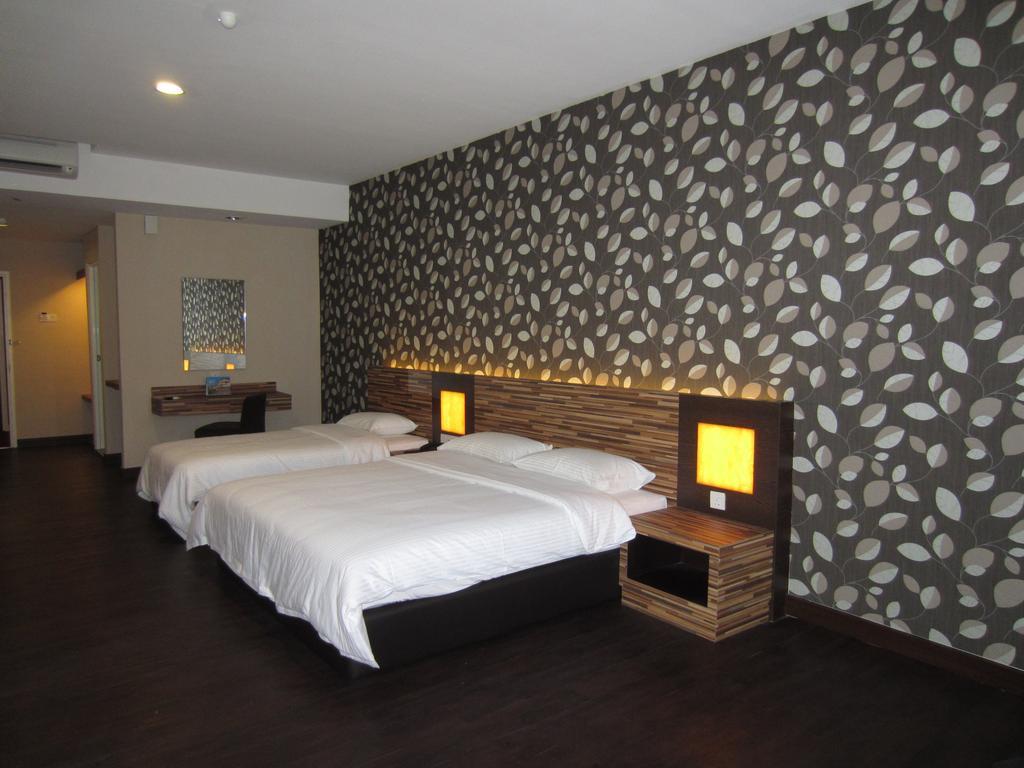 Waterfront Boutique Hotel Port Dickson Quarto foto